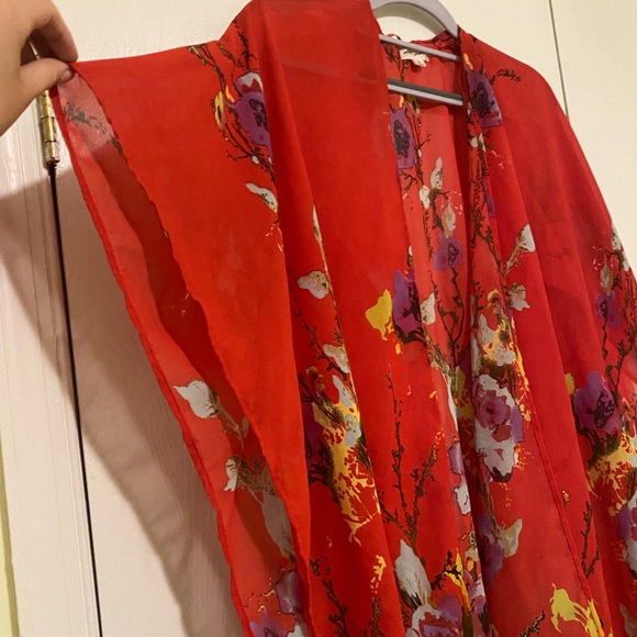 Kimono with Tassels on bottom - Picture 2 of 4